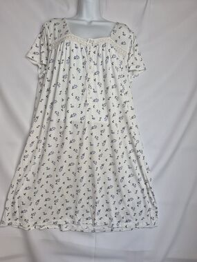croft & barrow Cream Short-Sleeve Floral Nightgown with Lace Trim